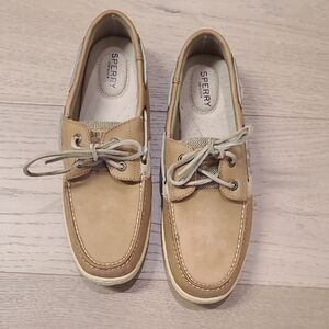 Sperry Woman's Tan Leather Boat Shoes with Beige Laces
